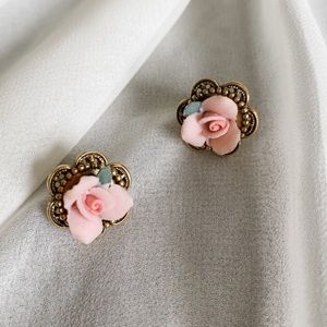 Vintage Rose Brass Stud Earrings💕🌹